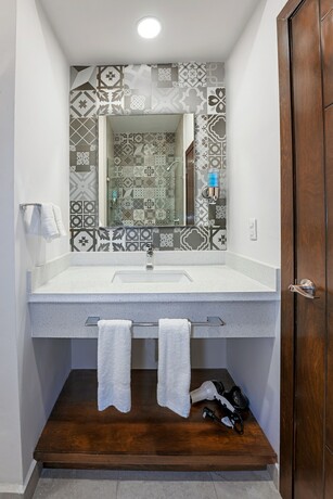 Imagen de la habitación del Hotel Laguna Shores Resort, Puerto Pe&ntilde;asco. Foto 19