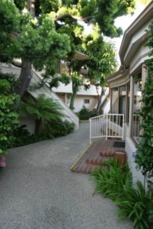 Imagen general del Hotel Laguna Shores Studio Suites. Foto 3