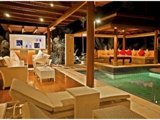Imagen de la piscina del Hotel Laguna Villas Boutique. Foto 28