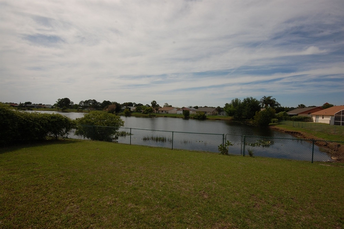 Imagen de los exteriores del Hotel Laguna Villas. Foto 5