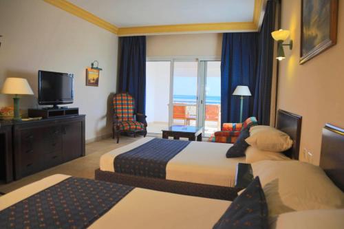 Imagen de la habitación del Hotel Lahami Bay Resort. Foto 8