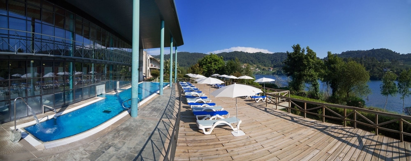 Imagen de la piscina del Hotel Laias Caldaria. Foto 15