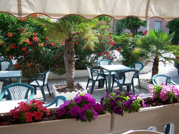 Imagen de los exteriores del Hotel Laika. Foto 9