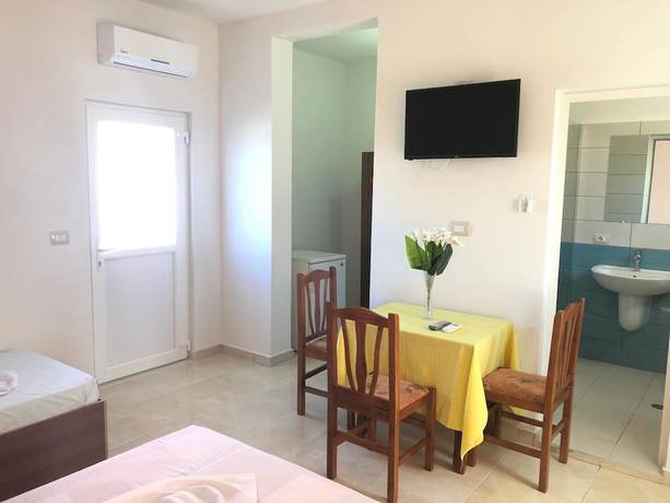 Imagen de la habitación del Hotel Lakaj 2. Foto 3