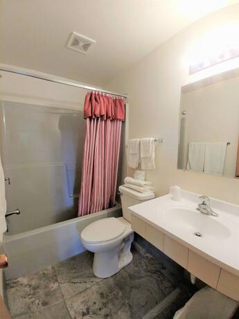 Imagen general del Hotel Lake Aire Motel. Foto 4