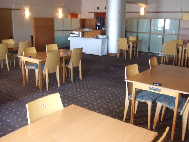 Imagen del bar/restaurante del Hotel Lake Alster Alza Izumiotsu. Foto 2