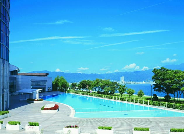 Imagen de la piscina del Hotel Lake Biwa Otsu Prince. Foto 9