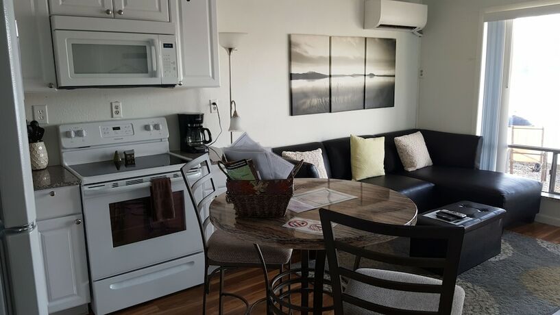 Imagen de la habitación del Hotel Lake Breeze Resort. Foto 12