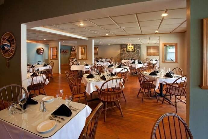Imagen del bar/restaurante del Hotel Lake Crescent Lodge. Foto 10