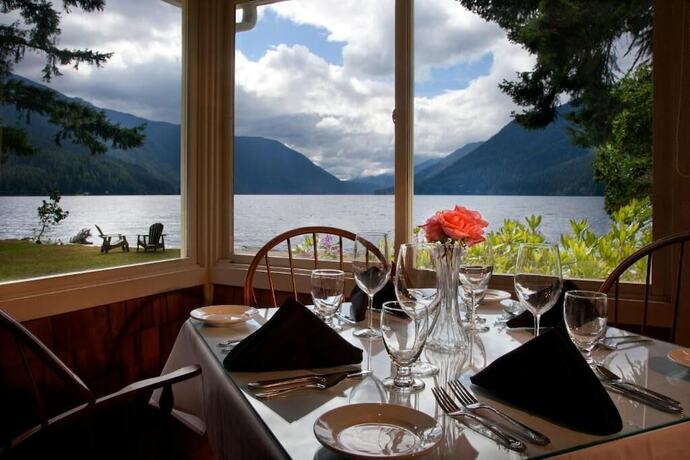 Imagen del bar/restaurante del Hotel Lake Crescent Lodge. Foto 11