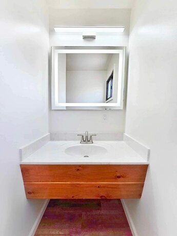 Imagen de la habitación del Hotel Lake Crest Inn. Foto 18