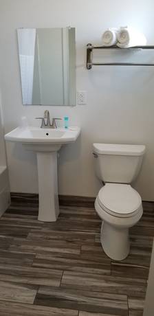 Imagen de la habitación del Hotel Lake Erie Lodge, Erie. Foto 6
