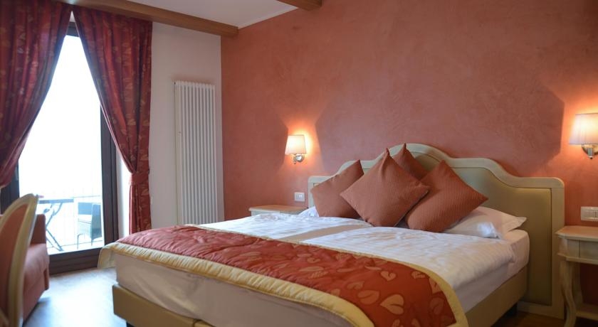 Imagen de la habitación del Hotel Lake Front Brenzone. Foto 7