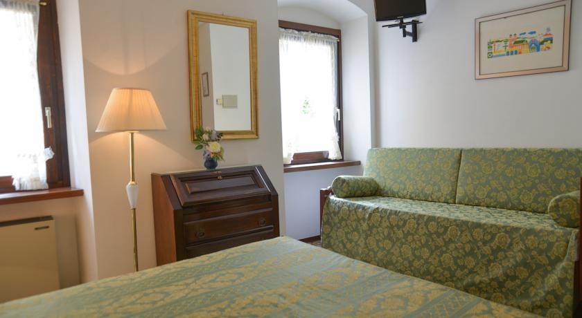 Imagen de la habitación del Hotel Lake Front Brenzone. Foto 9