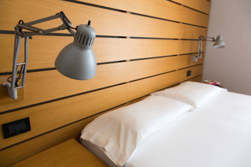 Imagen de la habitación del Hotel Lake Front Mirage. Foto 10