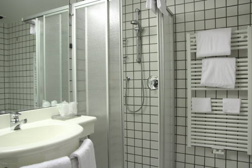 Imagen de la habitación del Hotel Lake Front Mirage. Foto 13