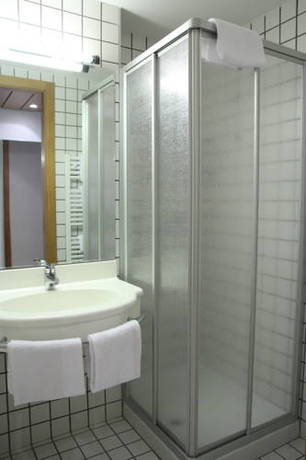 Imagen de la habitación del Hotel Lake Front Mirage. Foto 14