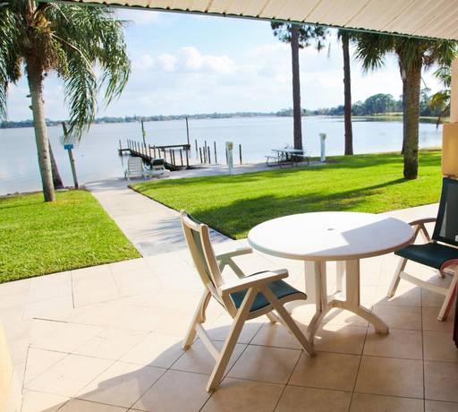 Imagen de la habitación del Hotel Lake Grassy Inn and Suites. Foto 2