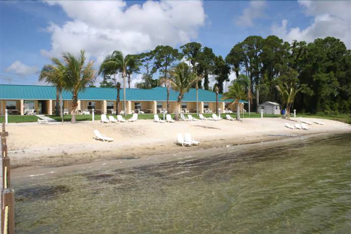 Imagen general del Hotel Lake Grassy Inn and Suites. Foto 1