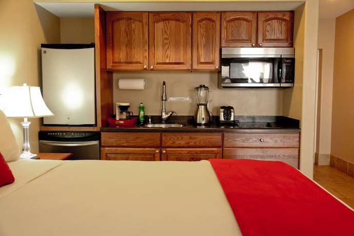 Imagen de la habitación del Hotel Lake Grassy Inn and Suites. Foto 12