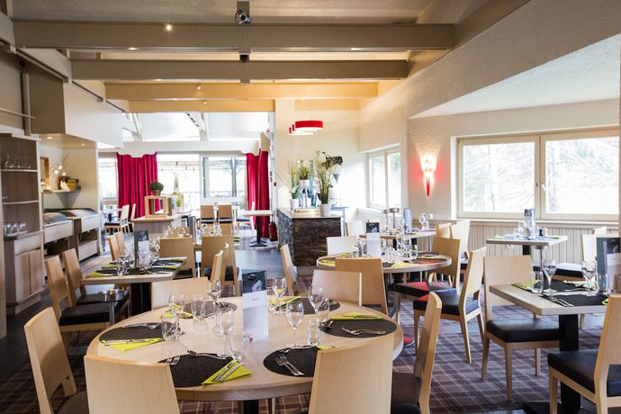 Imagen del bar/restaurante del Hotel Lake Hôtel Courchevel 1850. Foto 6