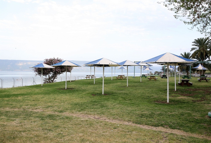 Imagen de los exteriores del Hotel Lake House Kinneret. Foto 5