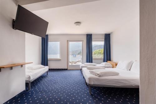 Imagen de la habitación del Hotel Lake Ifigenia. Foto 16