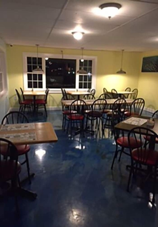 Imagen del bar/restaurante del Hotel Lake Inn and Restaurant. Foto 2