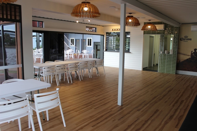 Imagen del bar/restaurante del Hotel Lake Kawana Accommodation. Foto 7