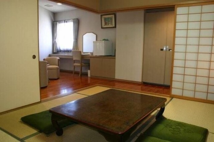 Imagen general del Hotel Lake Land Hikone. Foto 3