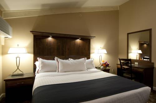 Imagen de la habitación del Hotel Lake Lawn Resort. Foto 8