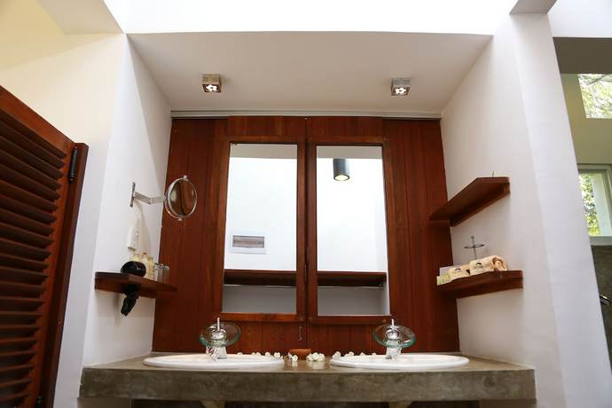 Imagen de la habitación del Hotel Lake Lodge Boutique Kandalama. Foto 9