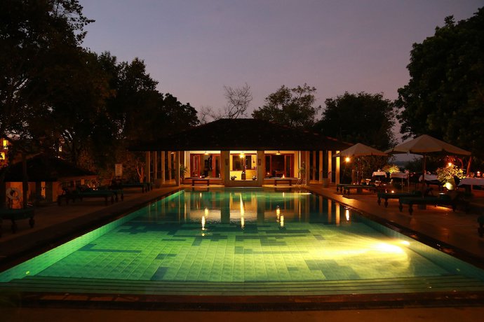 Imagen de la piscina del Hotel Lake Lodge Boutique Kandalama. Foto 18