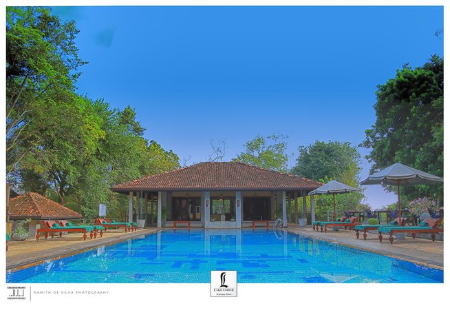 Imagen de la piscina del Hotel Lake Lodge Boutique Kandalama. Foto 19
