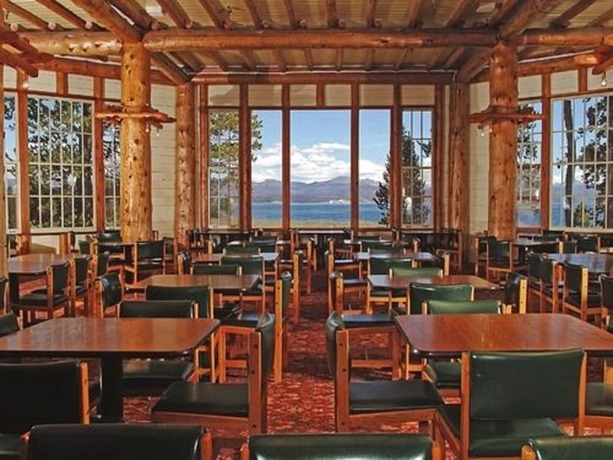 Imagen del bar/restaurante del Hotel Lake Lodge Cabins - Inside The Park. Foto 14