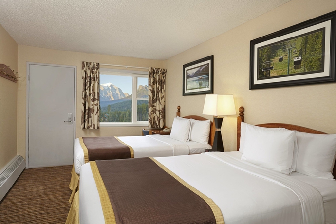Imagen de la habitación del Hotel Lake Louise Inn. Foto 11