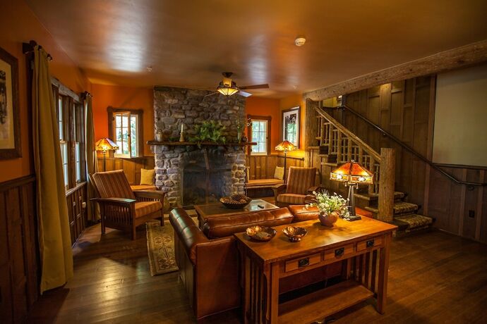 Imagen general del Hotel Lake Mcdonald Lodge - Inside The Park. Foto 4