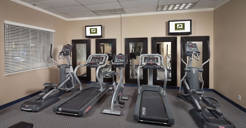 Imagen de los interiores del Hotel Lake Natoma Inn. Foto 13