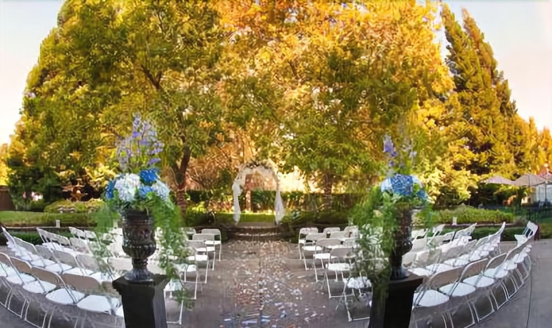 Imagen de los exteriores del Hotel Lake Natoma Inn. Foto 10