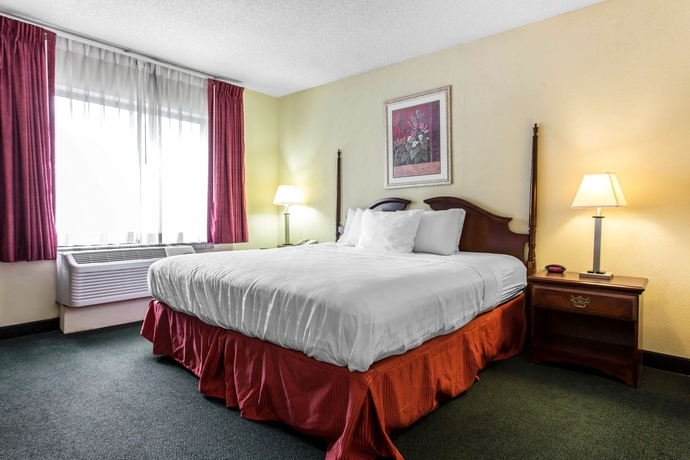 Imagen de la habitación del Hotel Lake Norman Inn and Suites. Foto 5