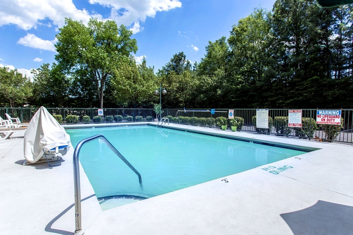 Imagen de la piscina del Hotel Lake Norman Inn and Suites. Foto 13