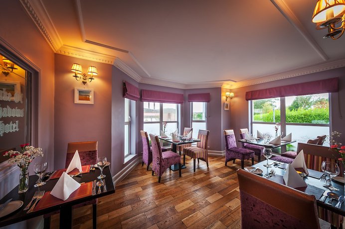 Imagen del bar/restaurante del Hotel Lake Of Shadows. Foto 4