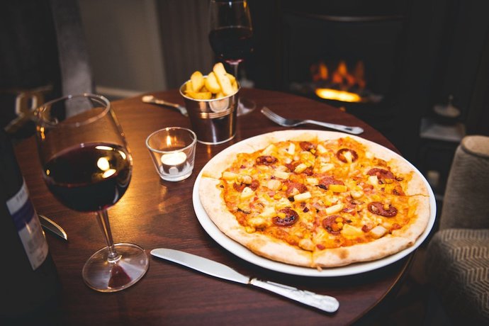 Imagen del bar/restaurante del Hotel Lake Of Shadows. Foto 8