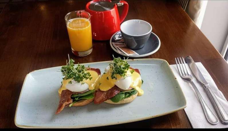 Imagen del bar/restaurante del Hotel Lake Of Shadows. Foto 16