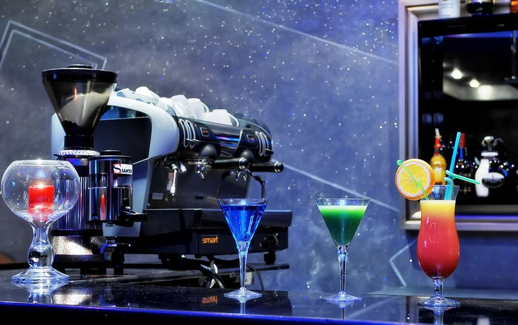 Imagen del bar/restaurante del Hotel Lake Palace. Foto 4