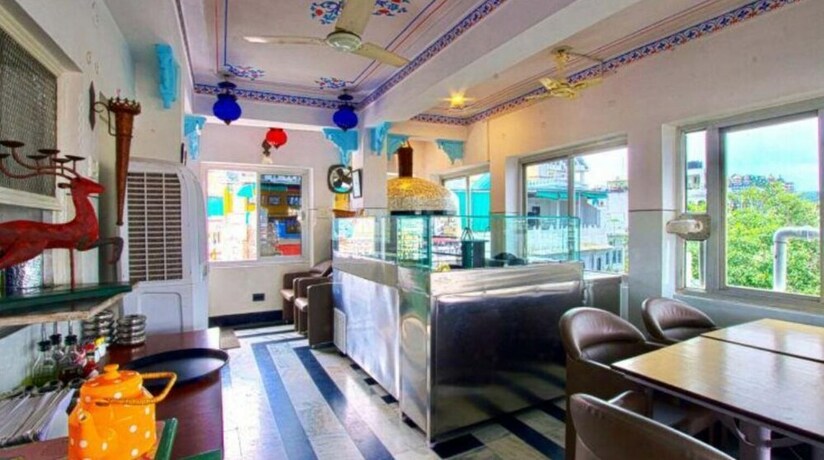 Imagen del bar/restaurante del Hotel Lake Paradise, Udaipur. Foto 5