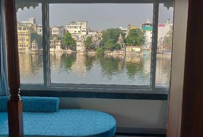 Imagen de los exteriores del Hotel Lake Paradise, Udaipur. Foto 10