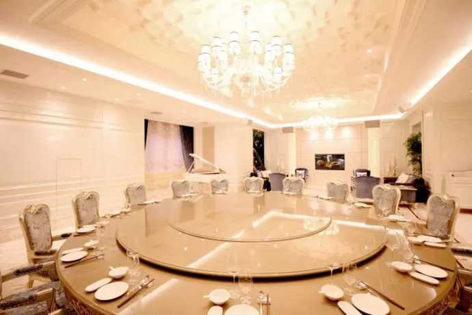 Imagen del bar/restaurante del Hotel Lake Piedmont International. Foto 2