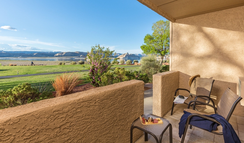 Imagen de los exteriores del Hotel Lake Powell Resort. Foto 13