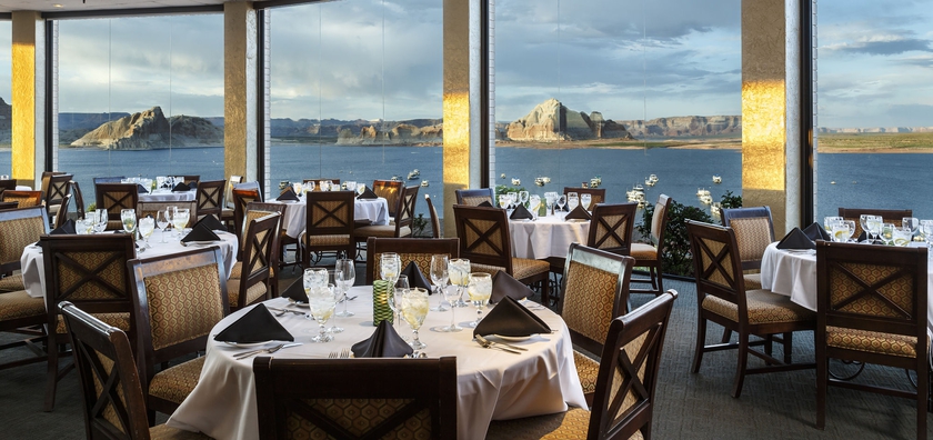 Imagen del bar/restaurante del Hotel Lake Powell Resort. Foto 5